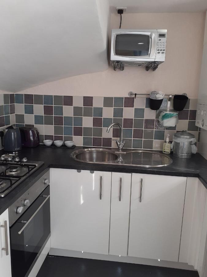 Bees Townhouse- * Cupar